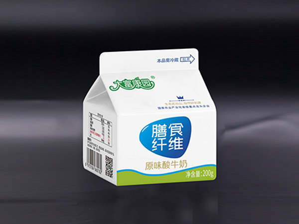 谈球吧代理:冷柜里的并不全是巴氏鲜牛奶！“超巴奶”存销售乱象消费者吐槽分不清｜3